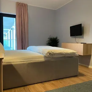 verificați disponibilitatea