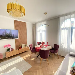 verificați disponibilitatea